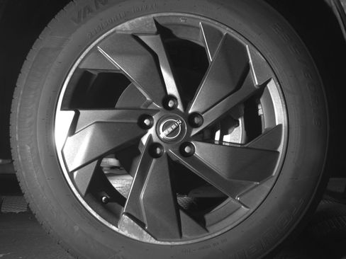 Used 2025 Nissan Rogue SV AWD/4WD image 13