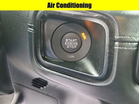 Used 2024 Jeep Wrangler Unlimited Sahara AWD/4WD image 17