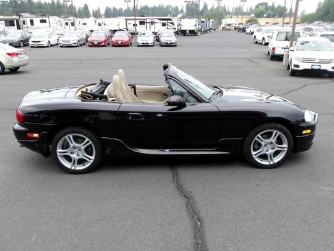 Used 2004 MAZDA MX-5 Miata LS image 14