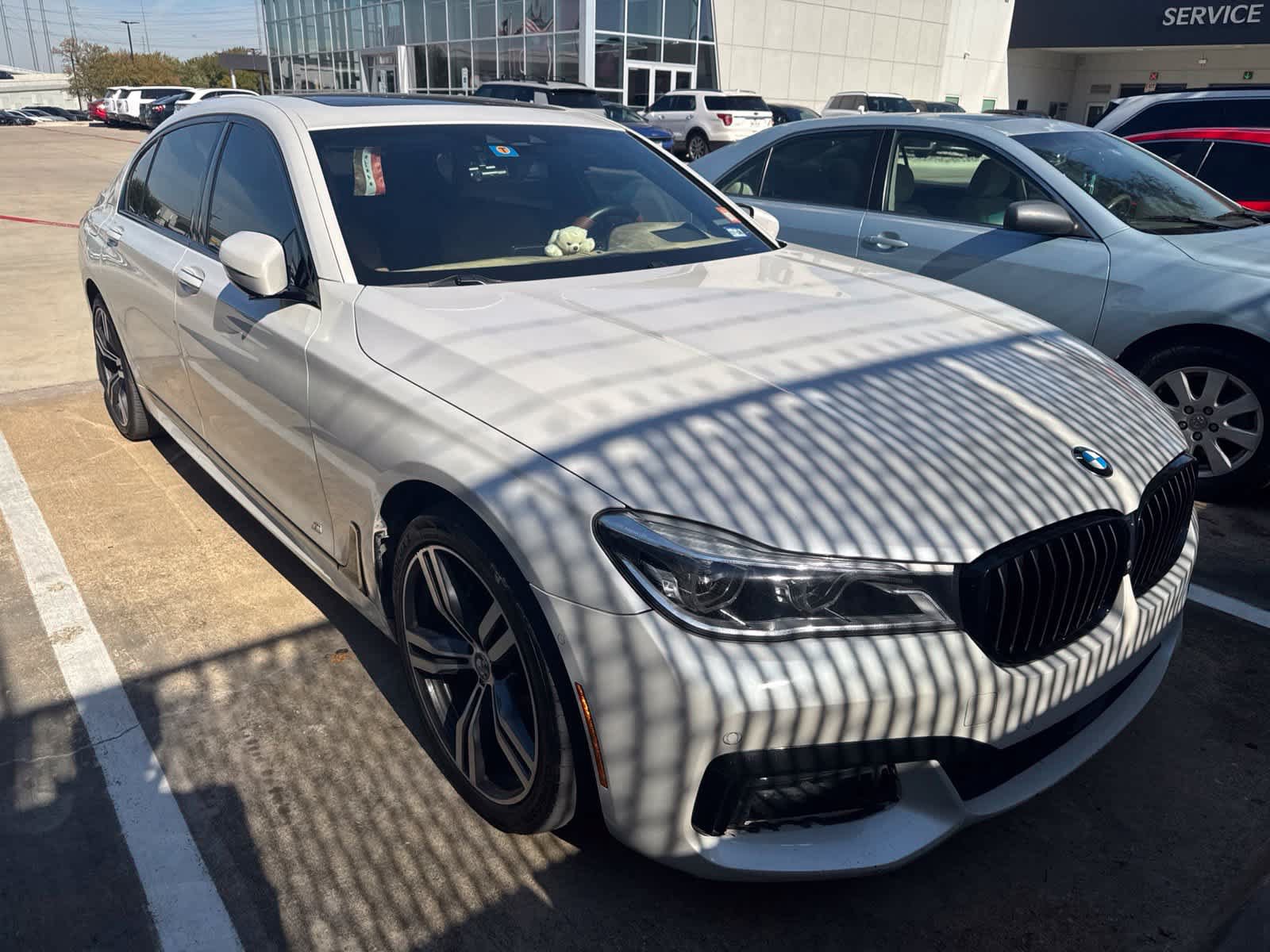 Used 2017 BMW 750i RWD image 3