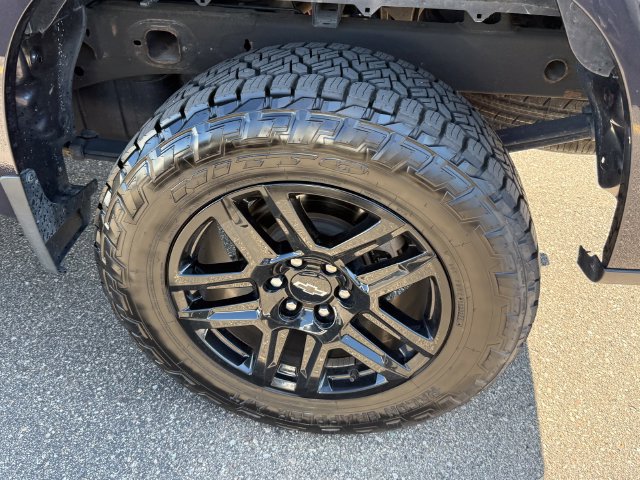 Used 2022 Chevrolet Silverado 1500 Custom Trail Boss AWD/4WD image 5