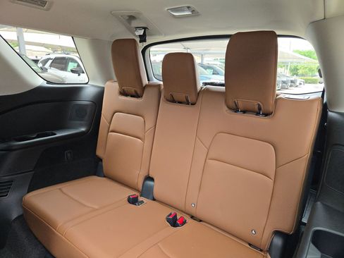 New 2026 Nissan Pathfinder Platinum FWD image 19