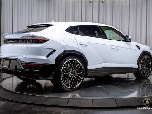 Used 2025 Lamborghini Urus SE image 14