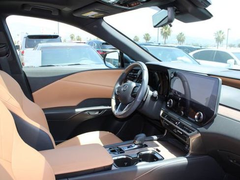Certified 2023 Lexus RX 350h w/ Accessory Package (Z1) AWD/4WD image 5