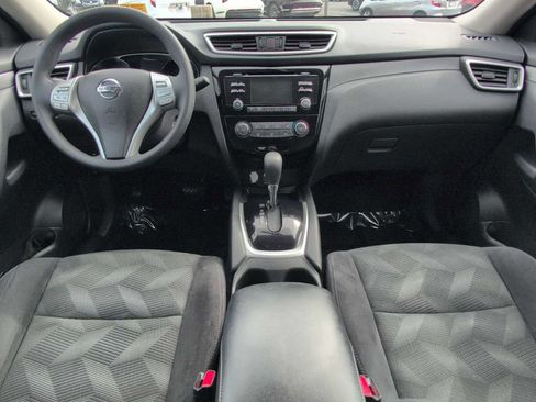 Used 2014 Nissan Rogue S w/ S Family Package image 15