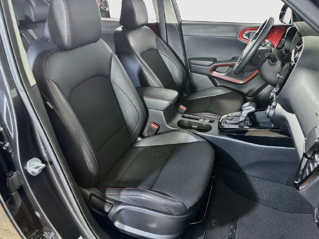 Used 2024 Kia Soul GT-Line w/ GT-Line Technology Package FWD image 12