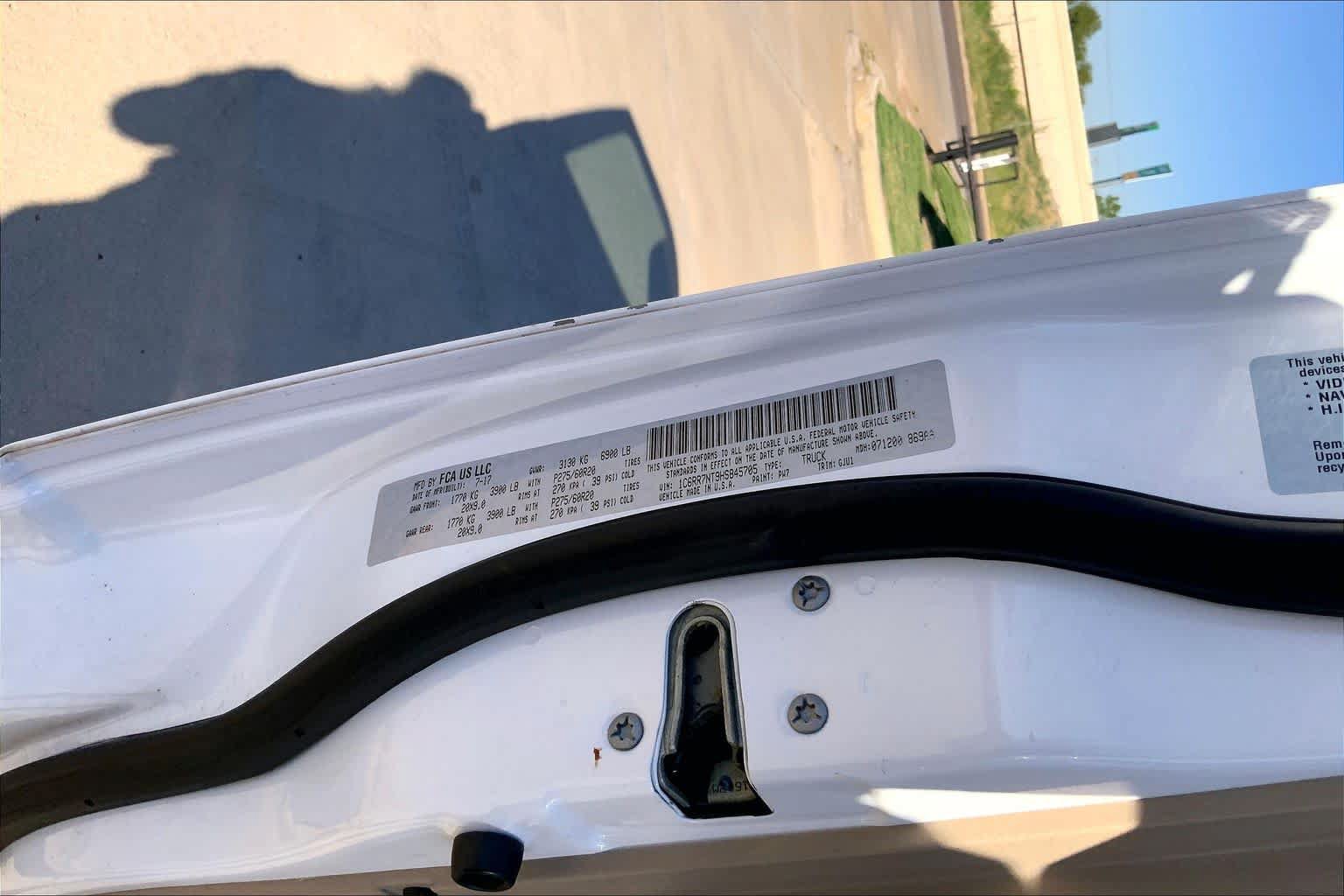 Used 2017 RAM 1500 Laramie w/ Convenience Group AWD/4WD image 34