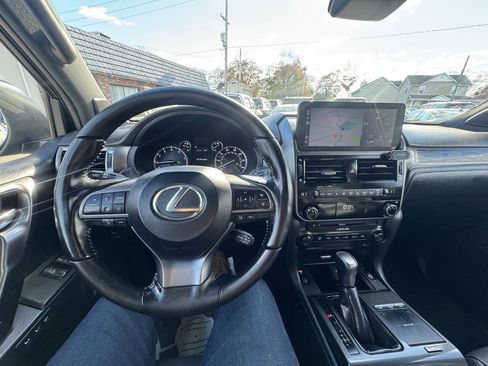 Used 2022 Lexus GX 460 image 34