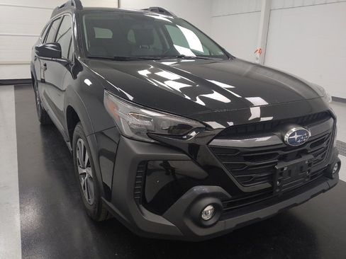 Used 2023 Subaru Outback Premium AWD/4WD image 14