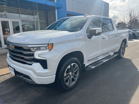 Used 2024 Chevrolet Silverado 1500 High Country w/ Technology Package image 2