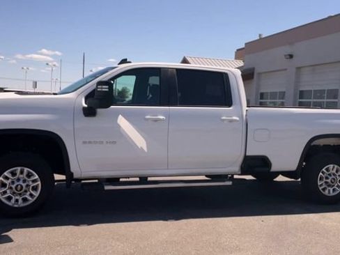 Used 2025 Chevrolet Silverado 2500 LT w/ Convenience Package AWD/4WD image 6