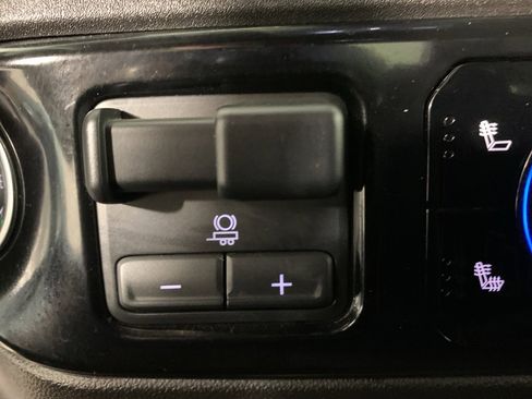 Used 2025 Chevrolet Silverado 1500 LT image 26