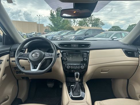 Used 2019 Nissan Rogue SL w/ Premium Package AWD/4WD image 18