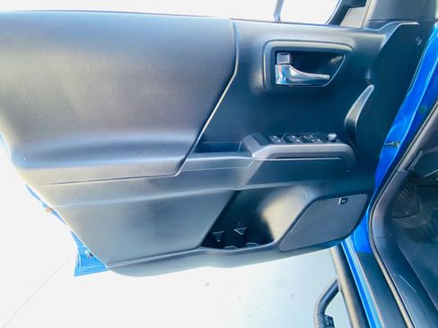 Used 2016 Toyota Tacoma TRD Sport RWD image 26