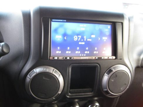 Used 2011 Jeep Wrangler Sport image 15