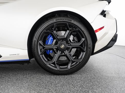 Used 2023 Lamborghini Huracan Tecnica RWD image 29