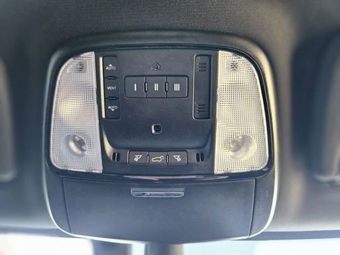 Used 2024 Dodge Durango GT RWD image 23