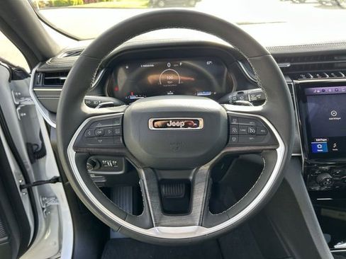 Used 2024 Jeep Grand Cherokee L Limited w/ Luxury Tech Group II AWD/4WD image 18