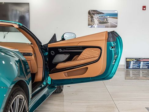 Used 2025 Aston Martin DB12 Convertible RWD image 32