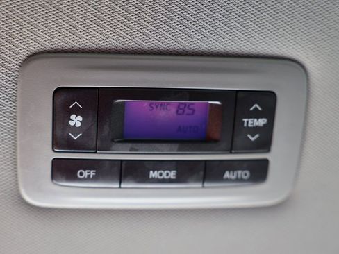 Used 2020 Toyota Sienna XLE image 42