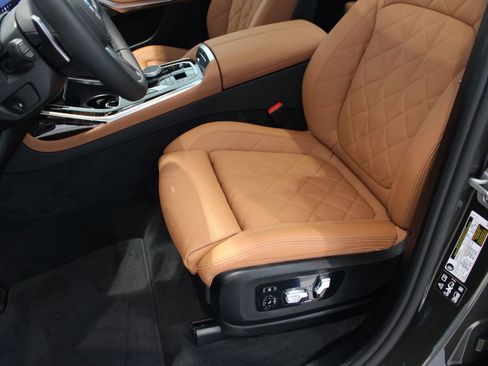 New 2026 BMW X7 xDrive40i image 9