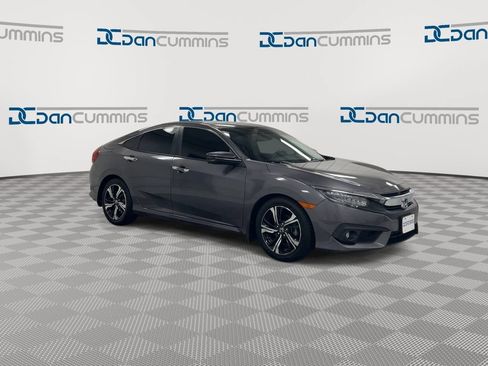 Used 2018 Honda Civic Touring image 2