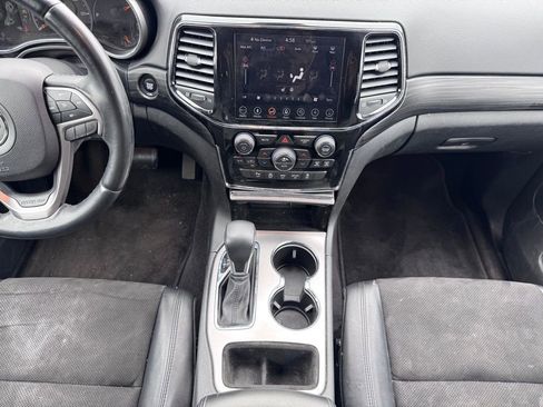 Used 2019 Jeep Grand Cherokee Altitude image 10