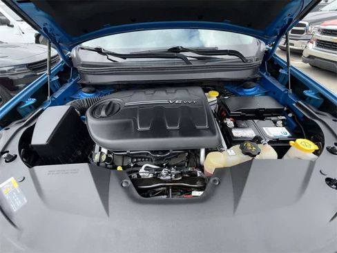 Used 2022 Jeep Cherokee Trailhawk image 11