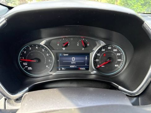 Used 2024 Chevrolet Equinox LT FWD image 10