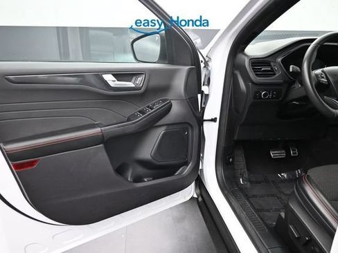 Used 2023 Ford Escape ST-Line FWD image 17