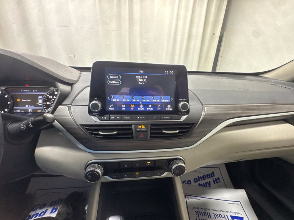 Used 2025 Nissan Altima 2.5 SV FWD image 20