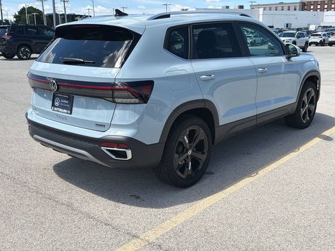 Certified 2025 Volkswagen Taos SEL AWD/4WD image 6