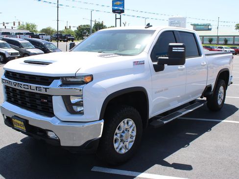 Used 2023 Chevrolet Silverado 2500 LT w/ Convenience Package AWD/4WD image 4