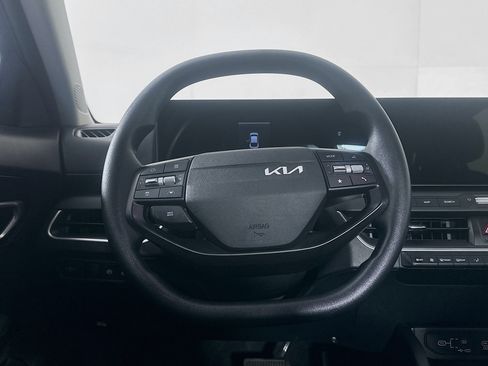 Used 2025 Kia K4 FWD image 18
