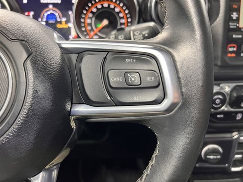 Used 2022 Jeep Wrangler Unlimited Sahara image 25