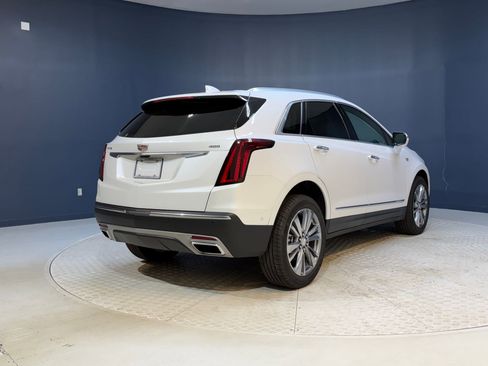 New 2025 Cadillac XT5 Premium Luxury w/ Technology Package FWD image 9