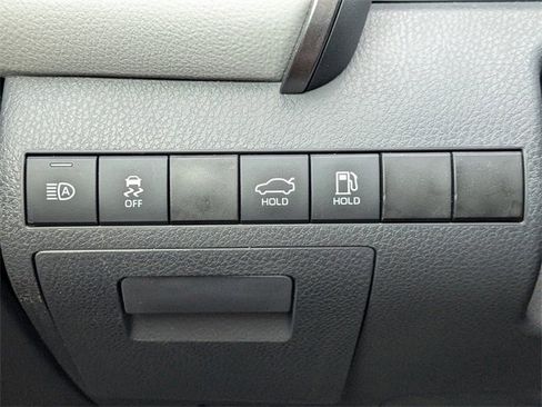 Used 2024 Toyota Camry SE image 29