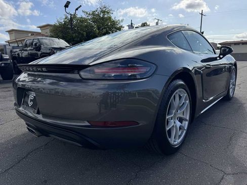 Used 2019 Porsche 718 Cayman RWD image 10