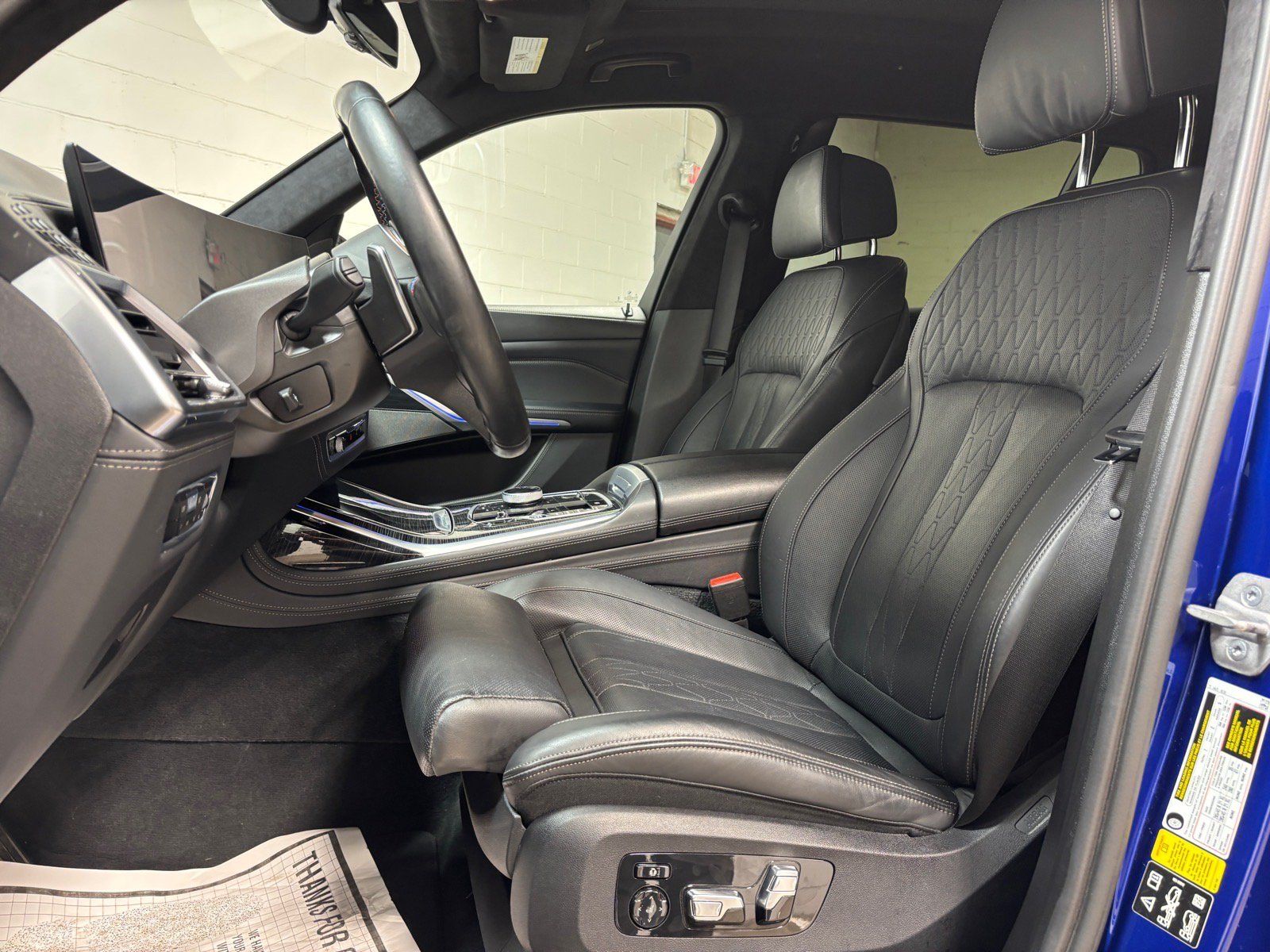 Used 2023 BMW X7 M60i w/ Executive Package AWD/4WD image 22