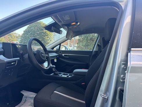 Used 2025 Hyundai Sonata SE image 10