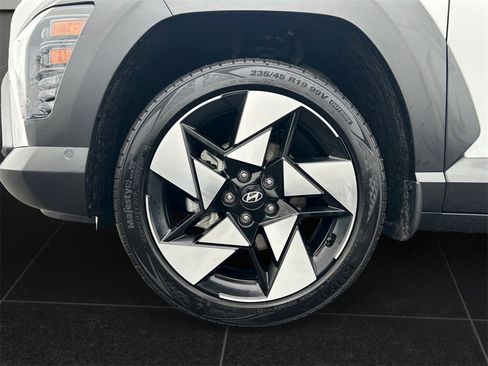 Used 2025 Hyundai Kona Limited image 9