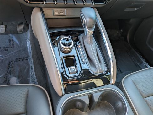 Used 2024 GMC Canyon Denali image 19