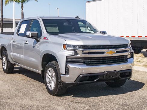 Used 2020 Chevrolet Silverado 1500 LT w/ Convenience Package AWD/4WD image 3