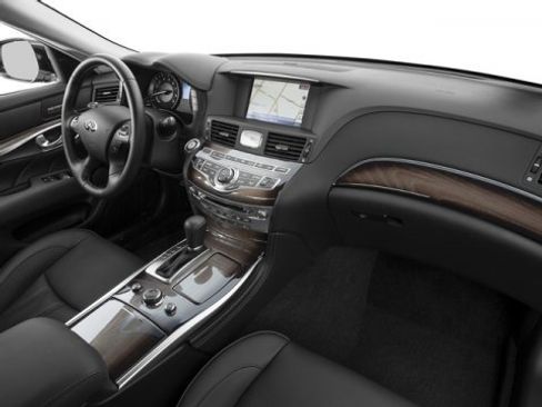 Used 2016 INFINITI Q70 L 3.7 w/ Deluxe Touring Package image 18