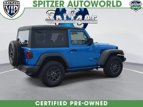 Used 2025 Jeep Wrangler Sport AWD/4WD image 9