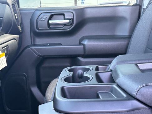 Used 2026 Chevrolet Silverado 1500 Custom Trail Boss w/ Dark Appearance Package AWD/4WD image 13