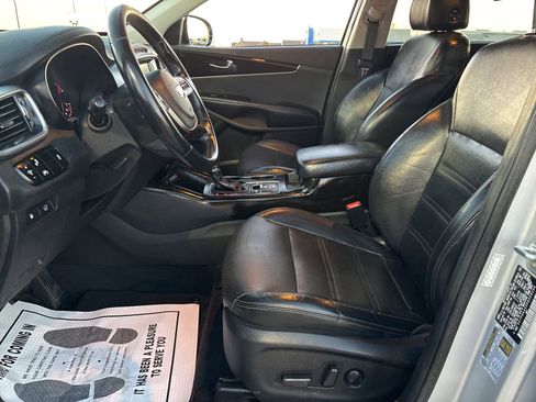 Used 2019 Kia Sorento EX image 10