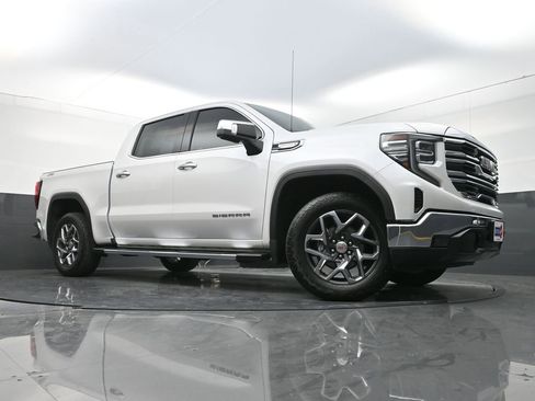 Used 2024 GMC Sierra 1500 SLT image 28