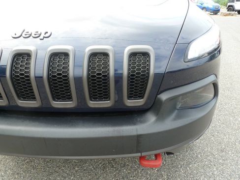 Used 2014 Jeep Cherokee Trailhawk AWD/4WD image 3