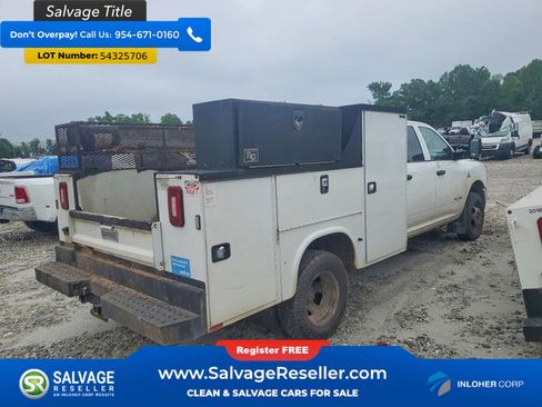 Used 2020 RAM 3500 Tradesman w/ Chrome Appearance Group AWD/4WD image 4
